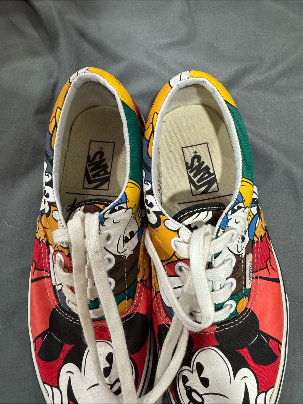 Vans x Disney ' Mickey Mouse Classic Low-Top Sneakers - Multicolor size 6 Womens - Picture 3 of 4
